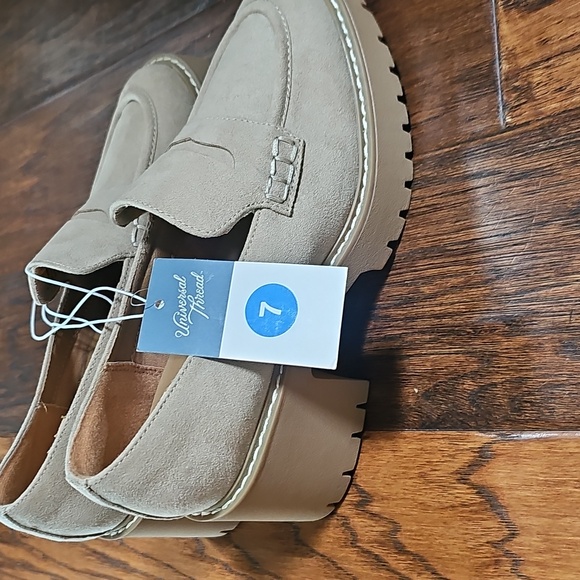 Universal Thread Loafers - Picture 2 of 6